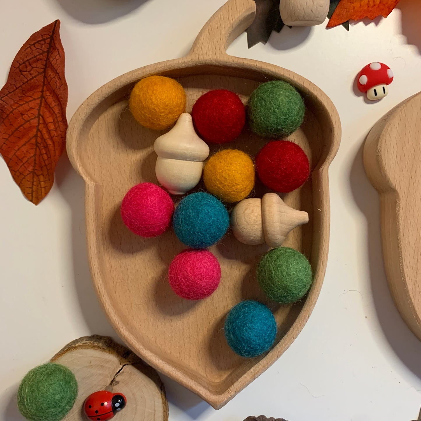 Set van 10 wollen balletjes.