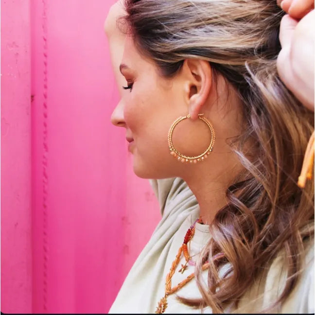 Ronde creolen met facetten en miyuki's - nude mix