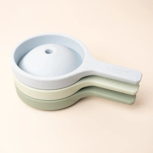 Inspire My Play inklapbare siliconen trechters – Blauw/ Groen – ideaal voor sensorisch spel bij kinderen